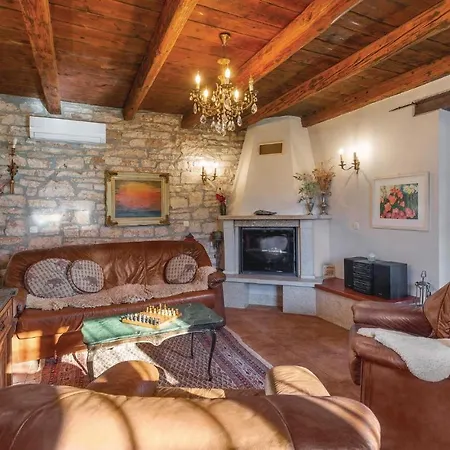 Three-bedroom Holiday In * Medaki